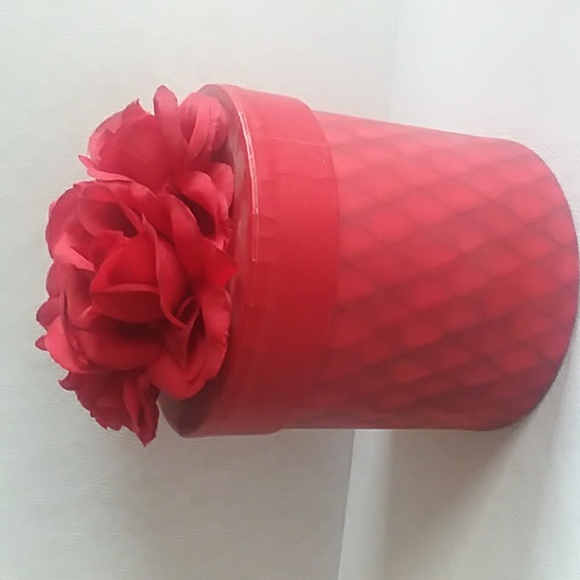 Lot of Baskets or Boxes - Picture 12 of 15